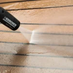 Limpieza con agua a presión de una cubierta de teca sintética Flexiteek 3